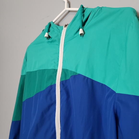 Wind breaker - Picture 2 of 2